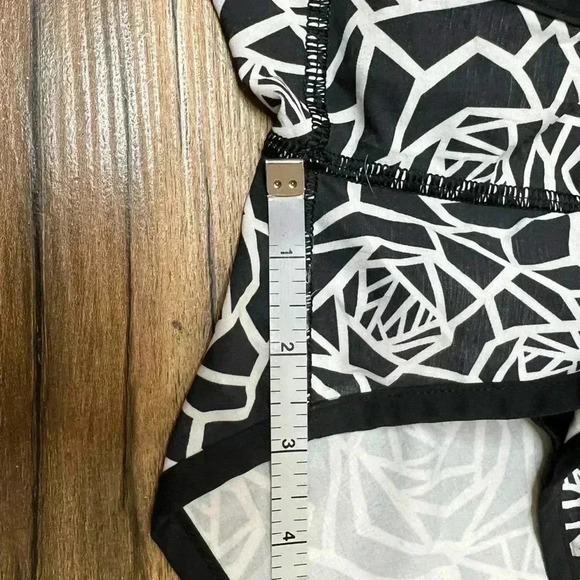 LULULEMON | 8 | Geometric Roses | RARE PRINT - Picture 7 of 8